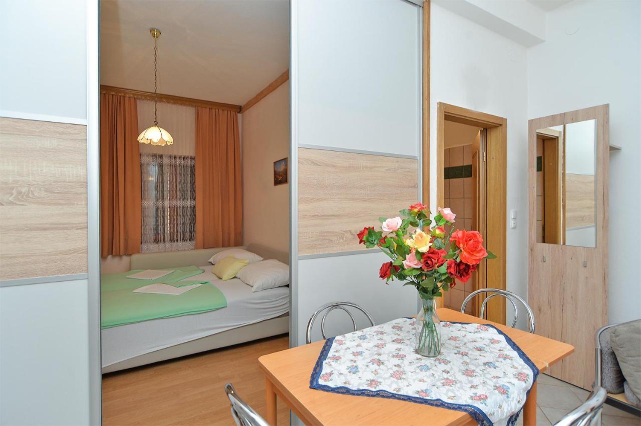 Apartments Joko 1160 Pula Bagian luar foto