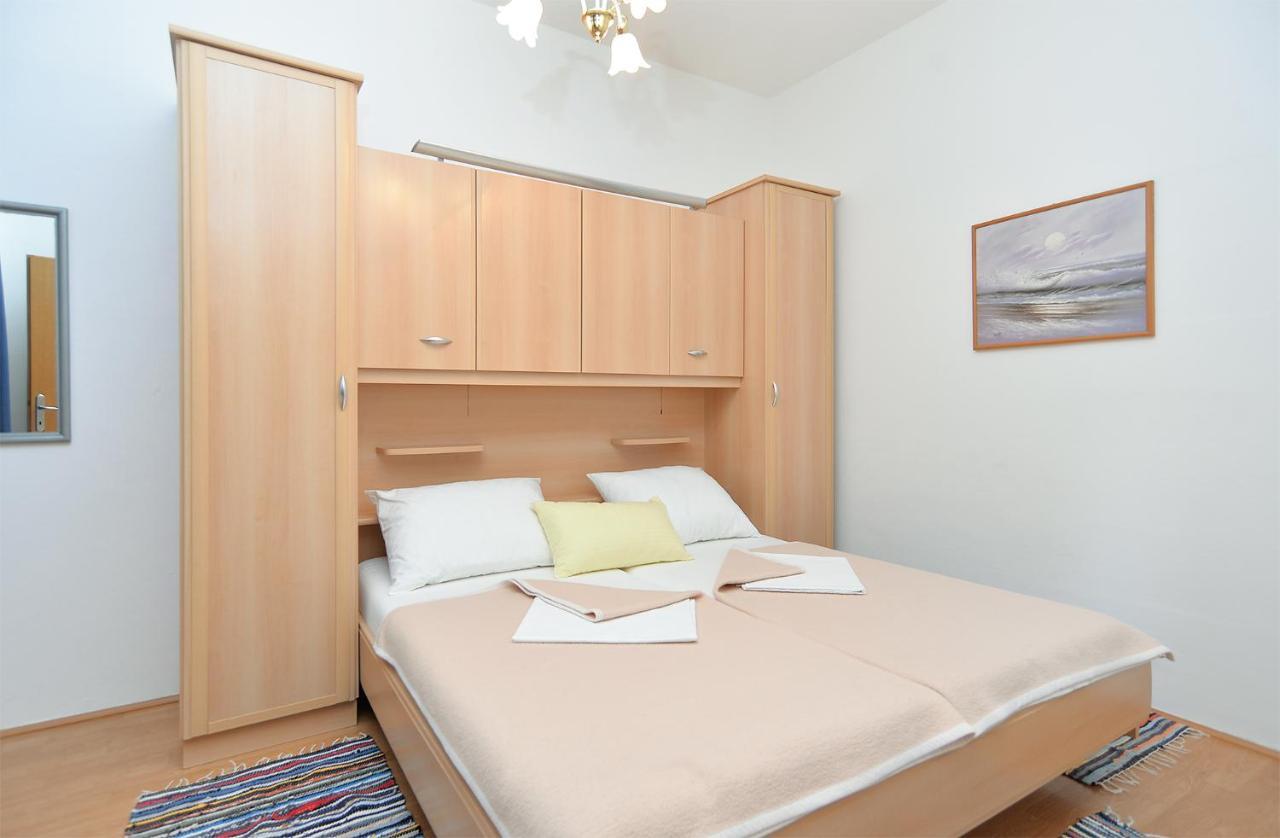 Apartments Joko 1160 Pula Bagian luar foto