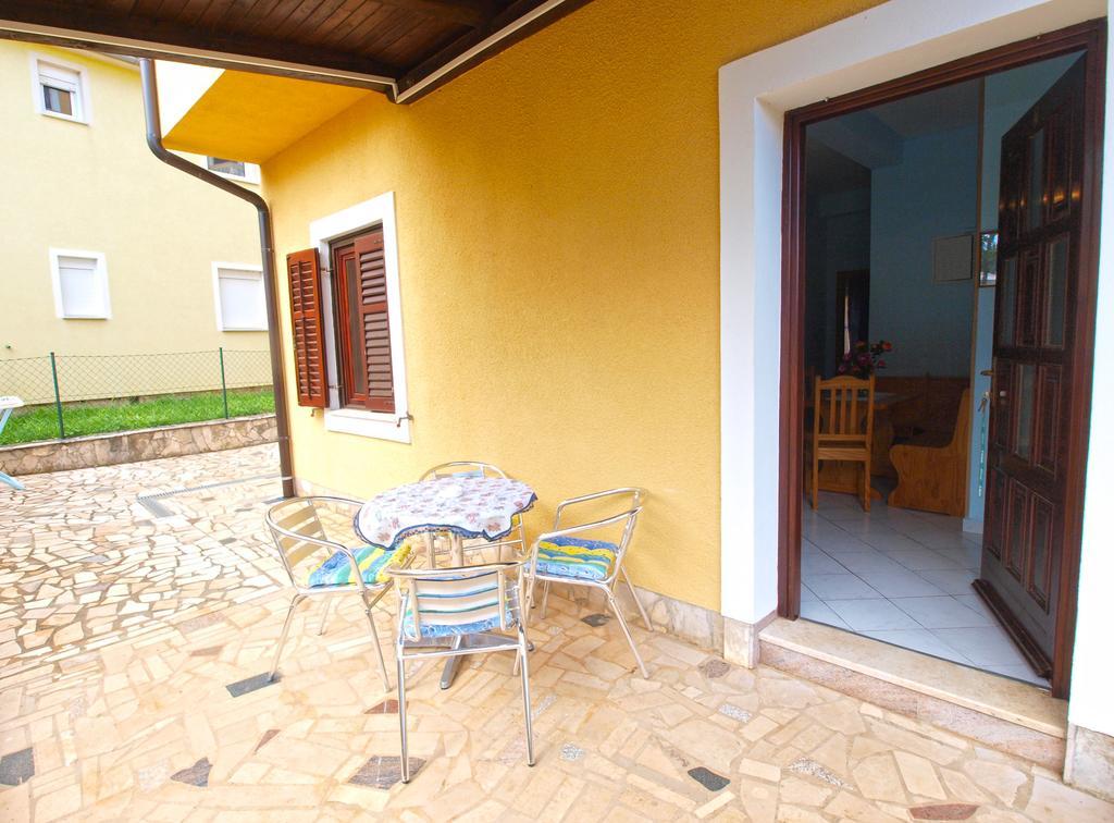Apartments Joko 1160 Pula Bagian luar foto