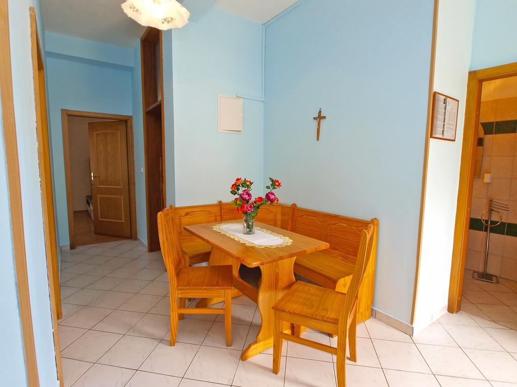 Apartments Joko 1160 Pula Bagian luar foto